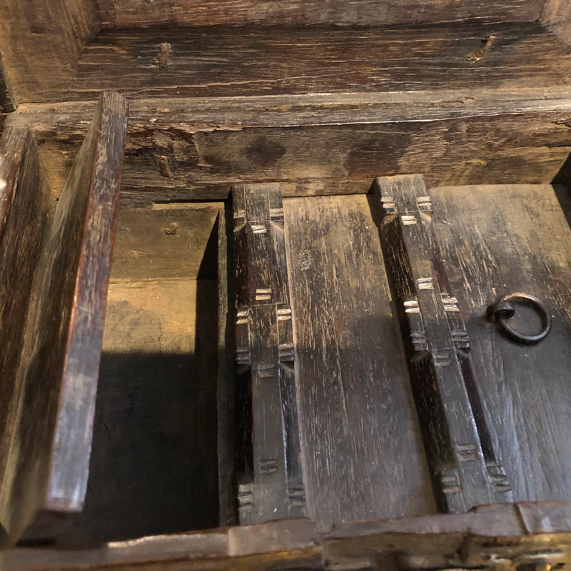 16th-17th Century Pay Masters Coffer or Coin Box 11