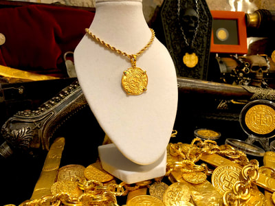Shipwreck Treasure Pirate Gold Necklace with Emeralds Colombia 1622 Pendant 4
