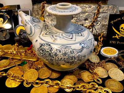 Porcelain Pot from "Hoi An Hoard Shipwreck 1400's" Pirate Gold Coins Treasure 3
