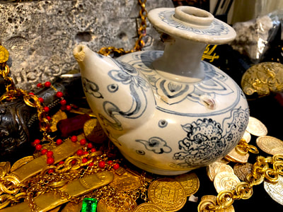 Porcelain Pot from "Hoi An Hoard Shipwreck 1400's" Pirate Gold Coins Treasure 5