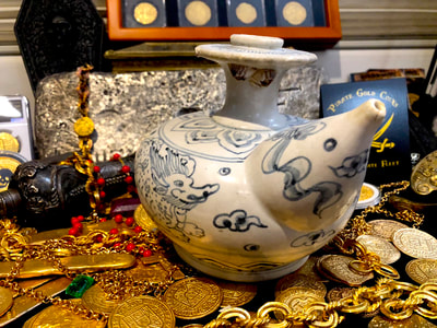 Porcelain Pot from "Hoi An Hoard Shipwreck 1400's" Pirate Gold Coins Treasure 6