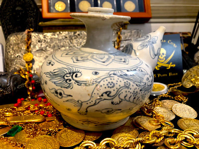 Porcelain Pot from "Hoi An Hoard Shipwreck 1400's" Pirate Gold Coins Treasure 7
