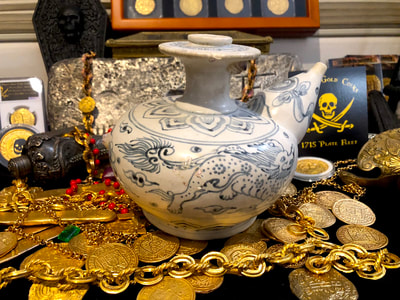 Porcelain Pot from "Hoi An Hoard Shipwreck 1400's" Pirate Gold Coins Treasure 8