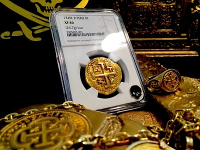 Peru  8 Escudos  1749  "La Luz Shipwreck"  NGC 40 Gold Doubloon 4