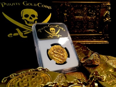 Peru  8 Escudos  1749  "La Luz Shipwreck"  NGC 40 Gold Doubloon 6