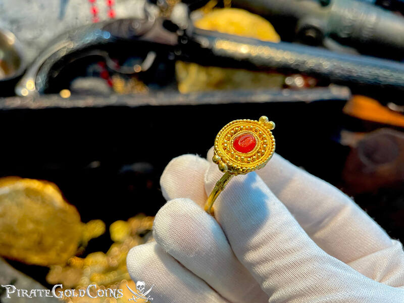 Byzantine Gold Ring with Cage Bezel 5-6th Century 3