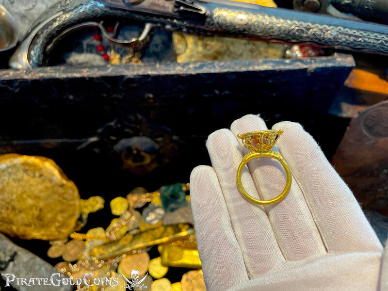 Byzantine Gold Ring with Cage Bezel 5-6th Century 13