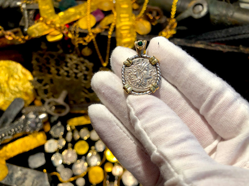 Roman Empire Head of Roma 126BC "Quintus Fabius Labeo" Pendant 3