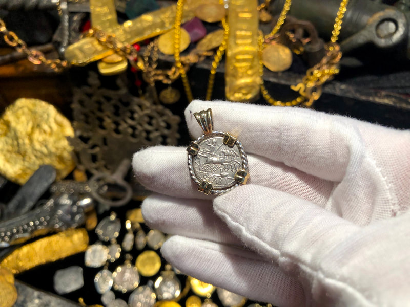 Roman Empire Head of Roma 126BC "Quintus Fabius Labeo" Pendant 4