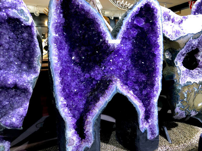 Amethyst | Crystals & Minerals 11