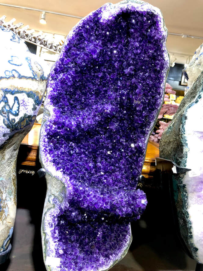 Amethyst | Crystals & Minerals 15