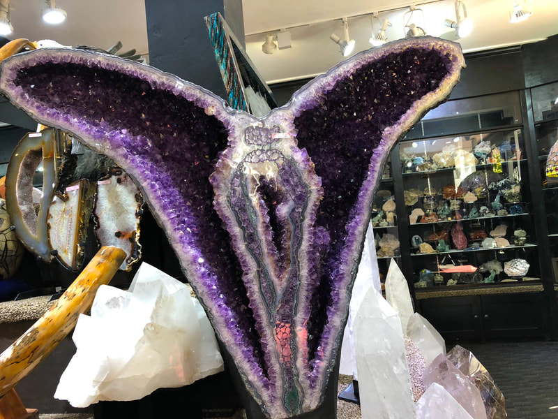 Pirate Gold Coins Treasures of the Earth - Amethyst Table 8