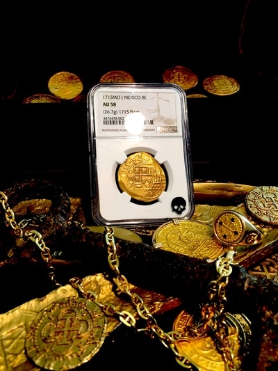 Pirate Gold Coins Treasures of the Earth - Crystal Wall on Stand 2