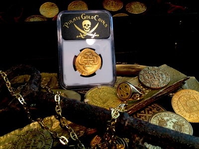 Mexico  8 Escudos  1715  "Full 4 Digit Date of the Fleet"  NGC 58 38