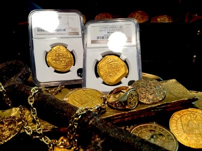 Mexico  8 Escudos  1715  "Full 4 Digit Date of the Fleet"  NGC 58 29