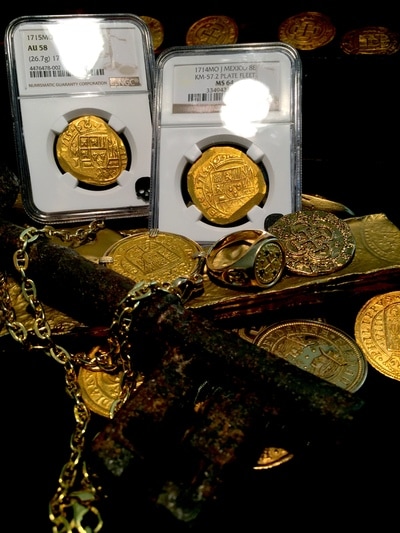 Mexico  8 Escudos  1715  "Full 4 Digit Date of the Fleet"  NGC 58 23