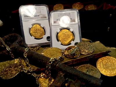 Mexico  8 Escudos  1715  "Full 4 Digit Date of the Fleet"  NGC 58 42