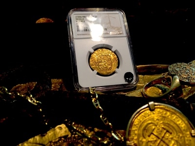 Spain  2 Escudos  1556-98  "Full Crown"  NGC 62 6