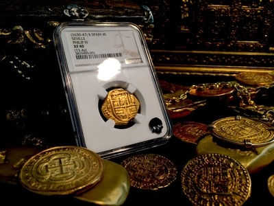 Spain  4 Escudos  "Picturesque Pirate Era Cross!"  1630-47  NGC 40 8