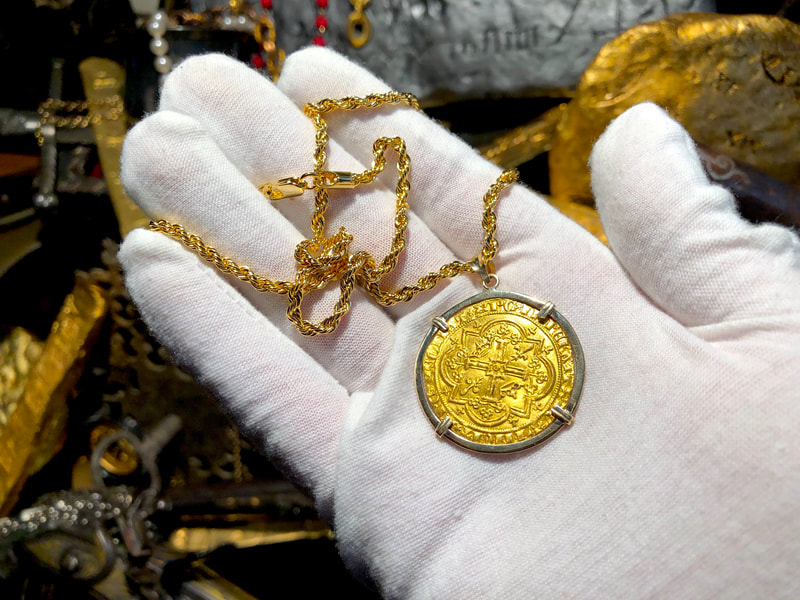 France 1364 "King Charles V" 14kt Gold Bezel Pendant 5