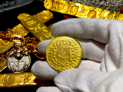 Spain 8 Escudos 1703 "Great Pendant Piece" RAW Pirate Gold Coins 6