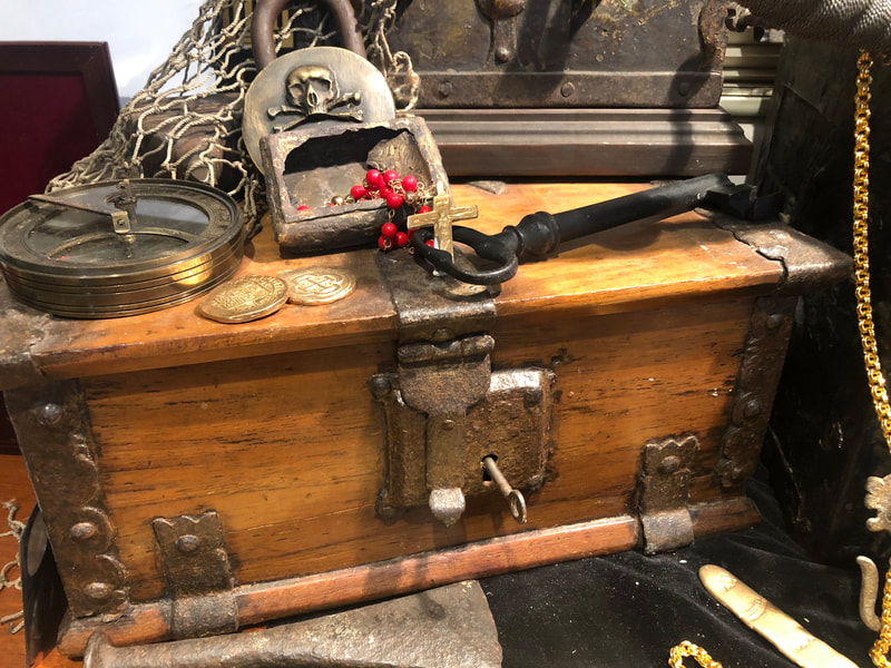 Spanish Treasure Chest 1700's Artifact Pirate Gold Coins 6