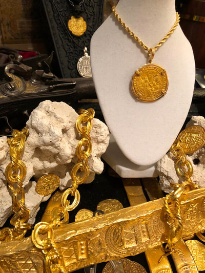 Spain 2 Excellentes 1476 "Ferdinand and Isabel" Pirate Gold Coins Pendant 4