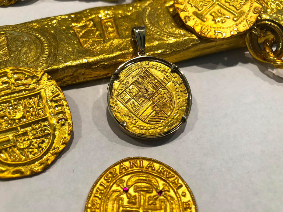 Spain 2 Escudos 1556-98 "Crystal Bezel" Pirate Gold Coins Jewelry Treasures