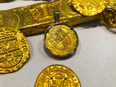 Spain 2 Escudos 1556-98 "Crystal Bezel" Pirate Gold Coins Jewelry Treasures 3