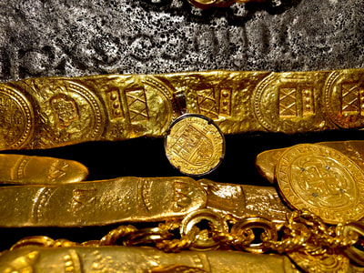 Spain 2 Escudos 1556-98 "Crystal Bezel" Pirate Gold Coins Jewelry Treasures 5