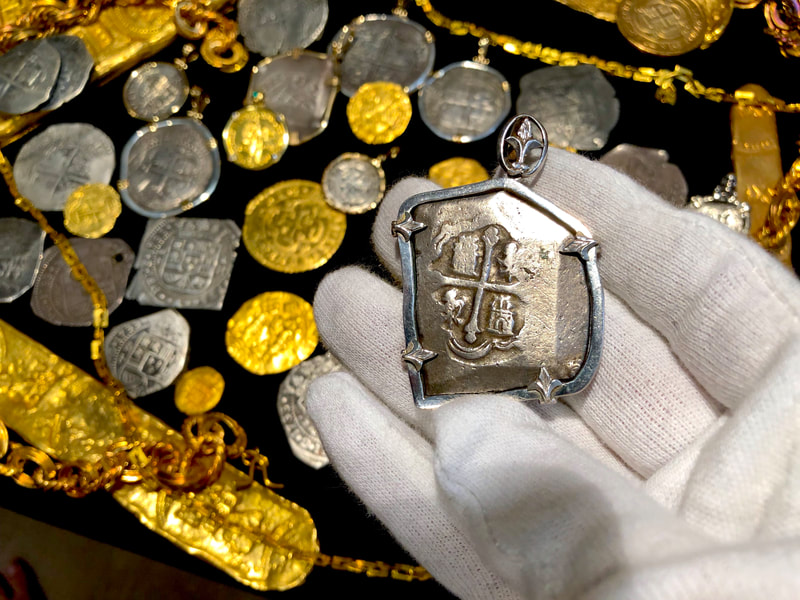 Mexico 8 Reales 1713 Pendant 5