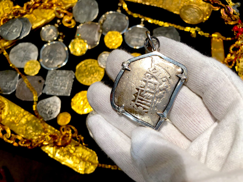 Mexico 8 Reales 1713 Pendant 7