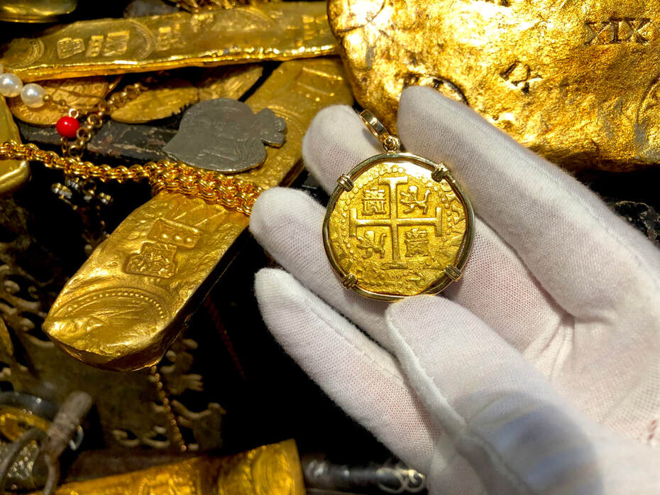 Peru 8 Escudos 1712 Treasure Jewelry