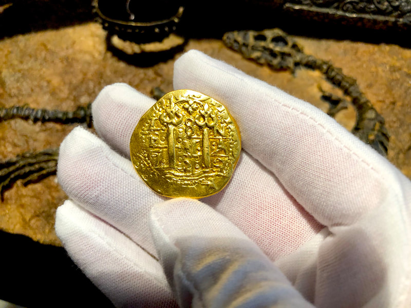 Peru 8 Escudos 1725 "Incredible Cross Side" RAW Pirate Gold Coins 10