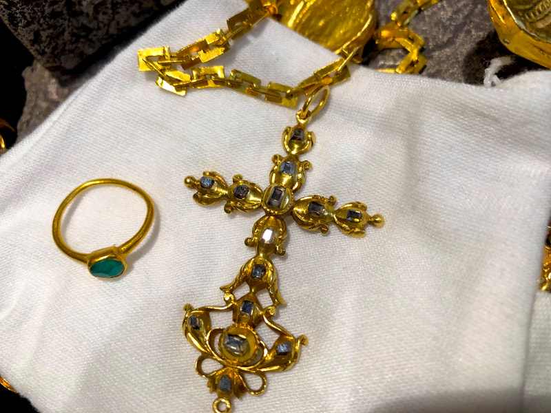 1715 Fleet Shipwreck "Queen's Jewels" Gold & Diamond Cross Pirate Gold Coins 30