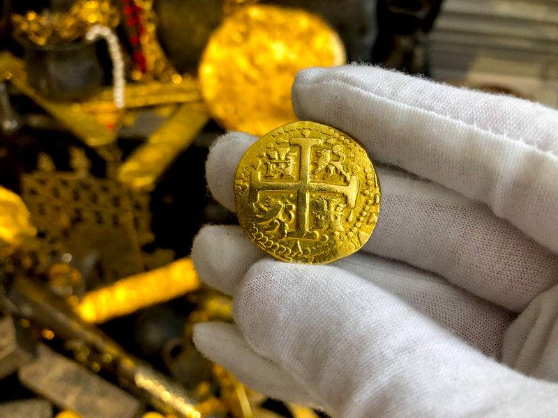 Peru 8 Escudos 1717 "Tear Drop Variety" Pendant 3