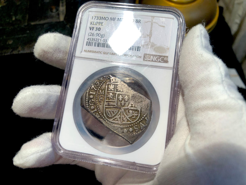 Mexico 8 Reales 1733 Klippe "Full Date" NGC 30 3