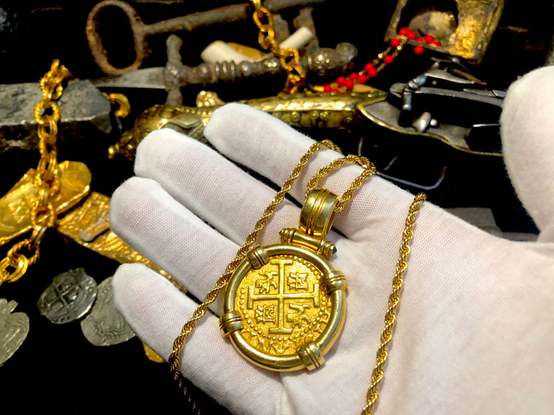 Peru 8 Escudos 1711 Pendant 31