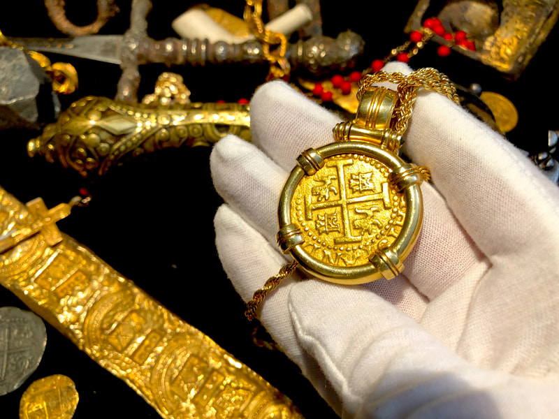 Peru 8 Escudos 1711 Pendant 38