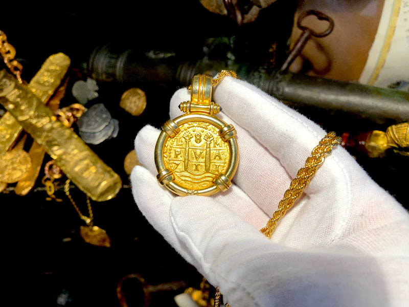 Peru 8 Escudos 1711 Pendant 19