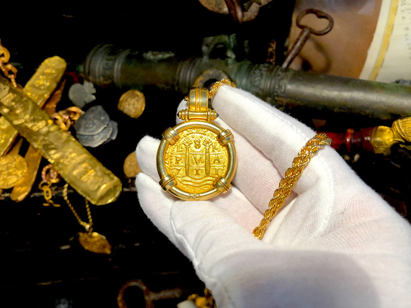 Peru 8 Escudos 1711 Pendant 24