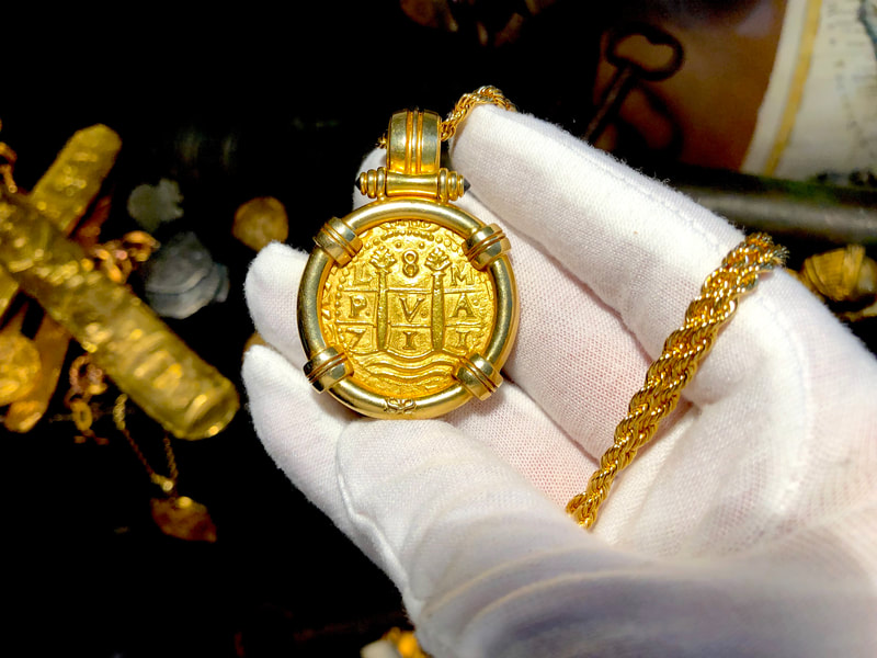 Peru 8 Escudos 1711 Pendant 21