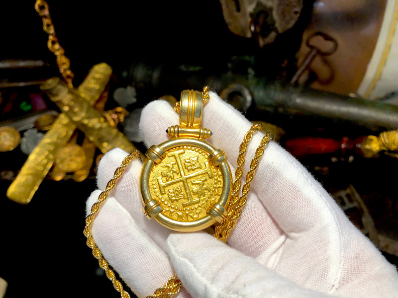 Peru 8 Escudos 1711 Pendant 16