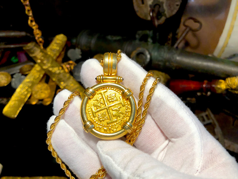 Peru 8 Escudos 1711 Pendant 7