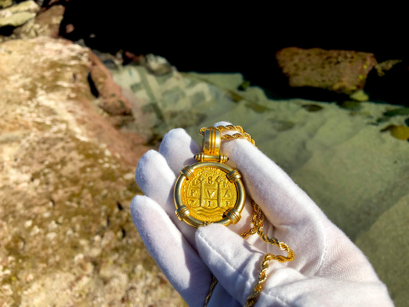 Peru 8 Escudos 1711 Pendant 27