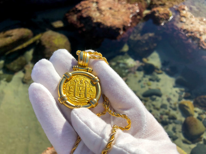 Peru 8 Escudos 1711 Pendant 41