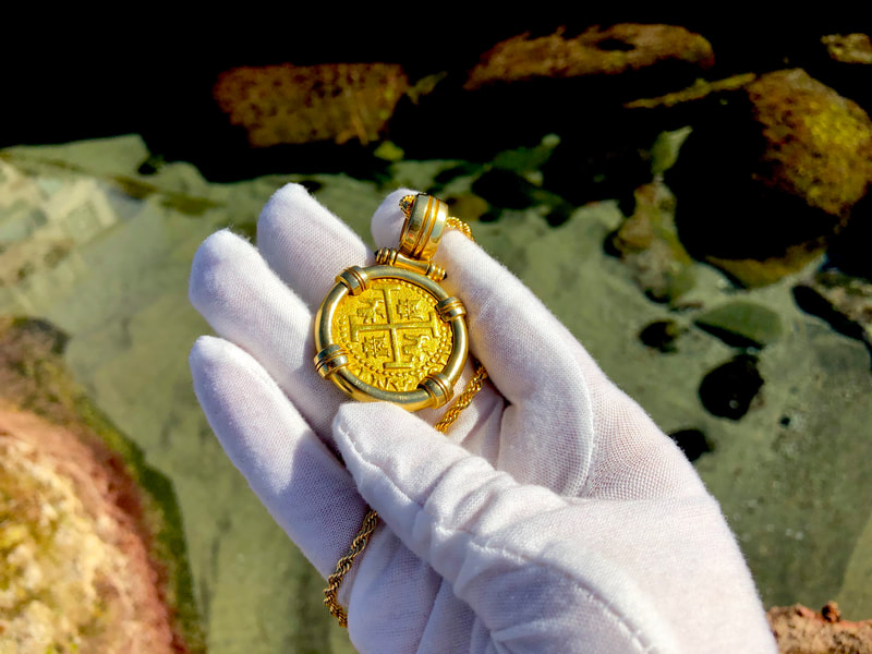 Peru 8 Escudos 1711 Pendant 13