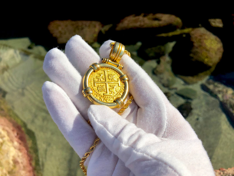 Peru 8 Escudos 1711 Pendant 22