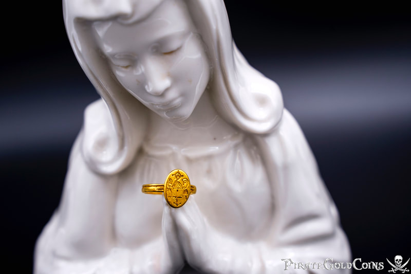 Byzantine Gold Ring with Christ and Saints with Cross 6-7th Century 3