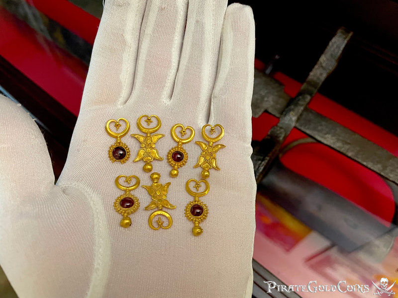 Indio-Bactrian 4th Century Gold Necklace 7 Garnets 3